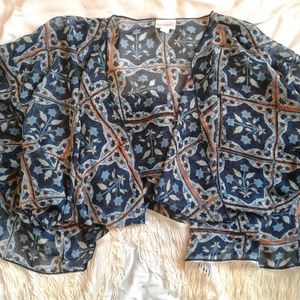 Lularoe Monroe kimono